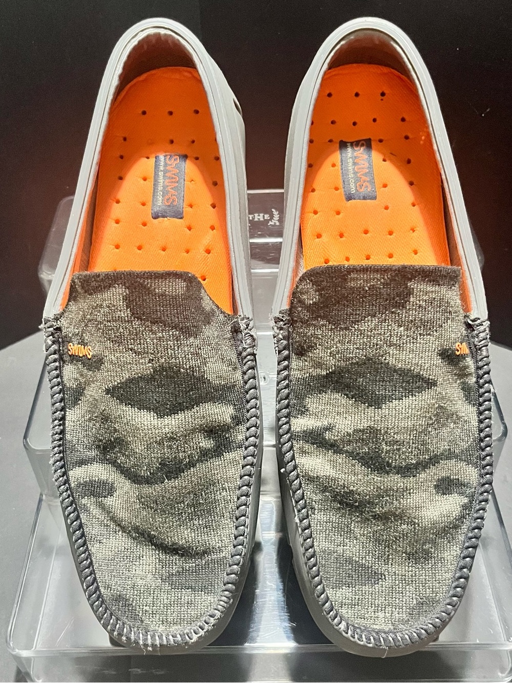 SWIMS Men’s Night Camo & Gray Knit Venetian Loafers, size 9